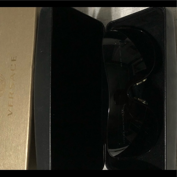 Versace sunglasses - Picture 1 of 4